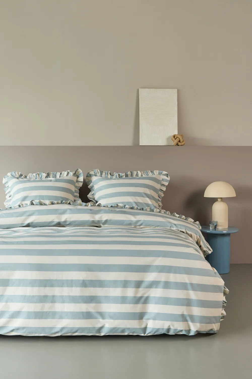 Ambiante Striped Ruffle dynetrekk 140x200 blå bomull